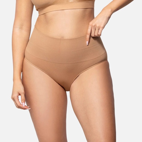Underoutfit Other - Underoutfit Smoothing high waste brief